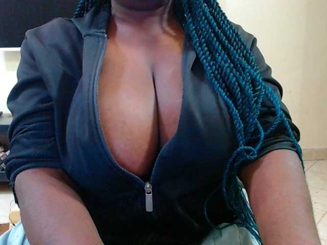 Dalia70 live cam on BongaCams