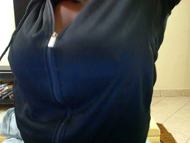 Dalia70 live cam on BongaCams