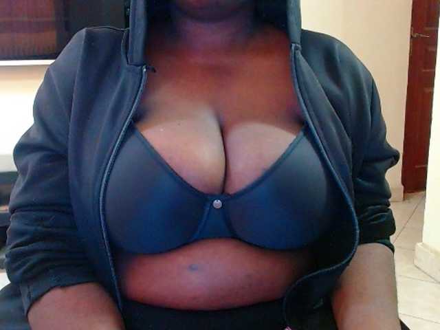 Dalia70 live cam on BongaCams