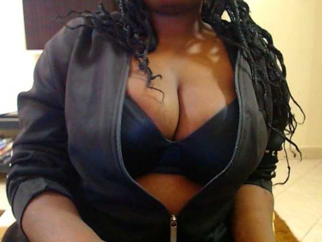 Dalia70 live cam on BongaCams