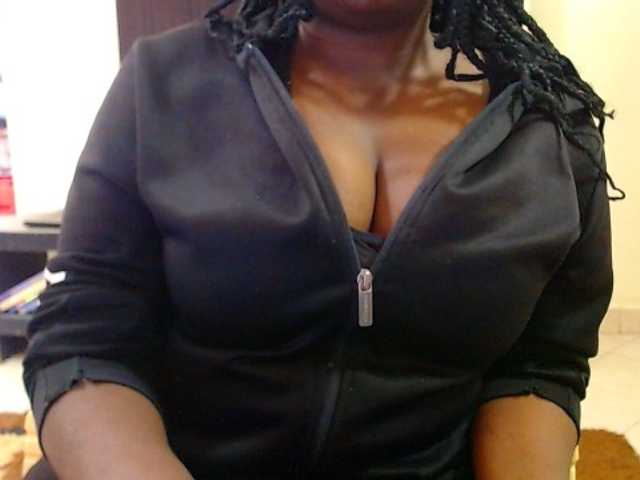 Dalia70 live cam on BongaCams