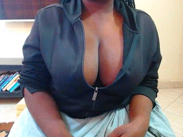 Dalia70 live cam on BongaCams