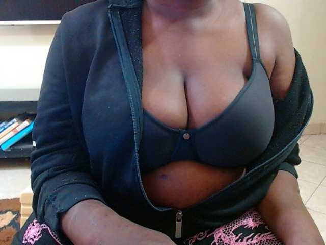 Dalia70 live cam on BongaCams