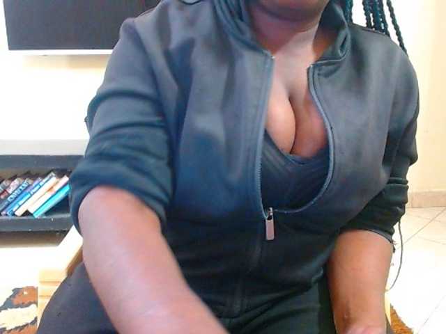Dalia70 live cam on BongaCams