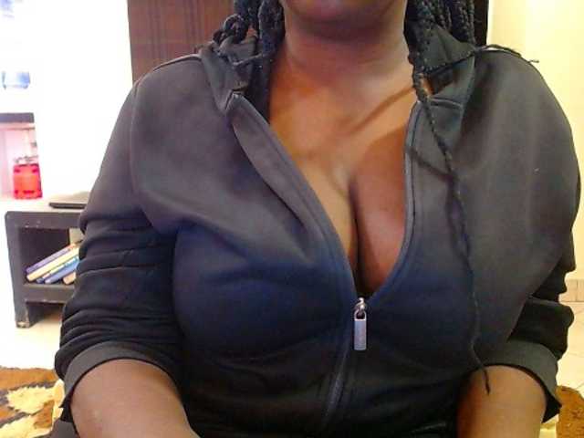Dalia70 live cam on BongaCams