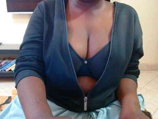 Dalia70 Live Webcam on BongaCams
