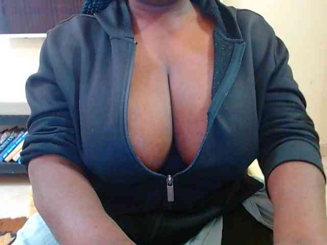 Dalia70 Live Webcam on BongaCams