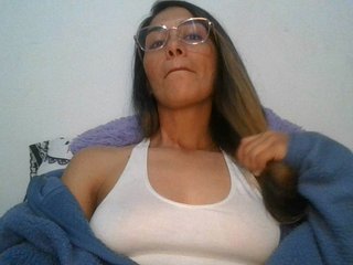 JuanaBrunette
