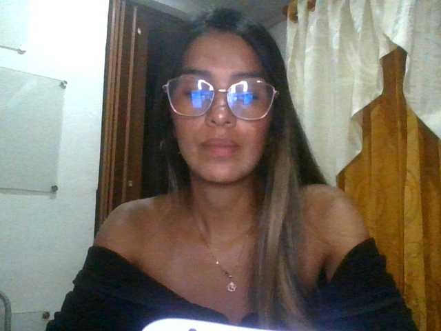 JuanaBrunette live cam on BongaCams