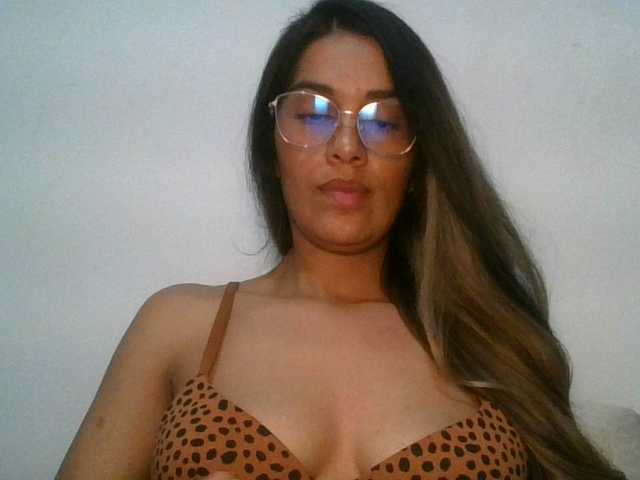 JuanaBrunette webcam