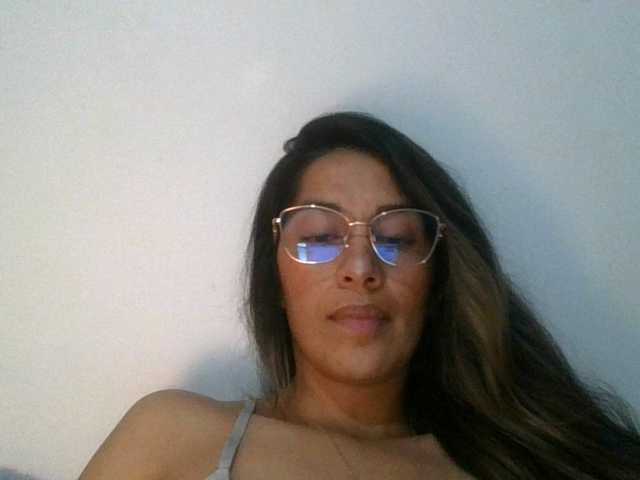 JuanaBrunette live cam on BongaCams
