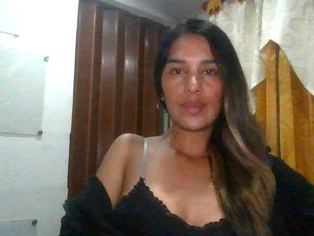 JuanaBrunette live cam on BongaCams