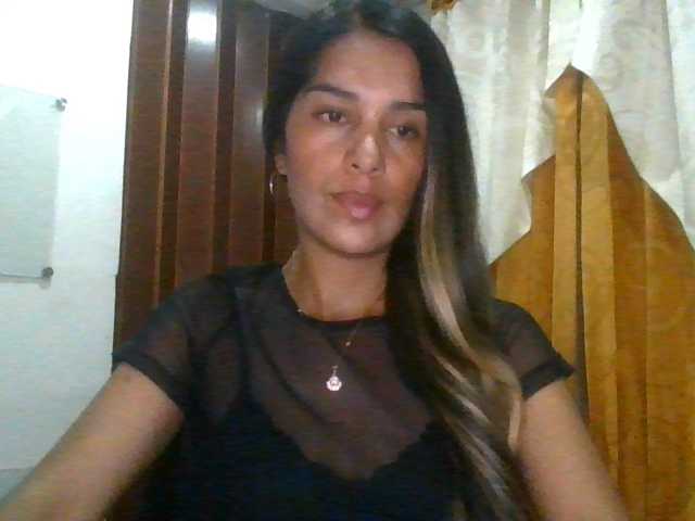 JuanaBrunette live cam on BongaCams