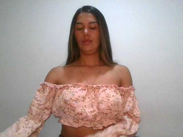 JuanaBrunette webcam