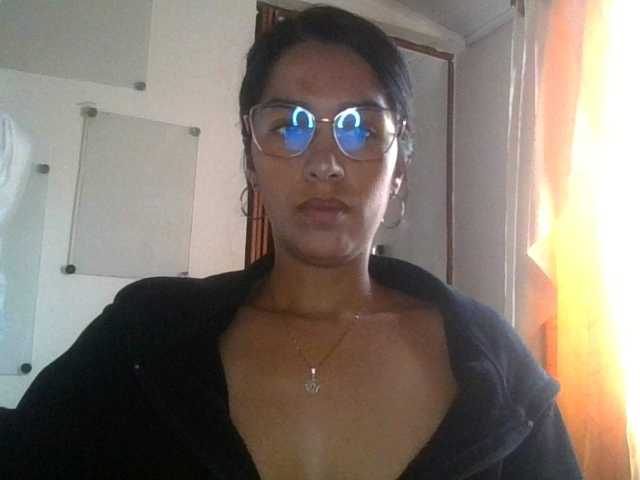 JuanaBrunette