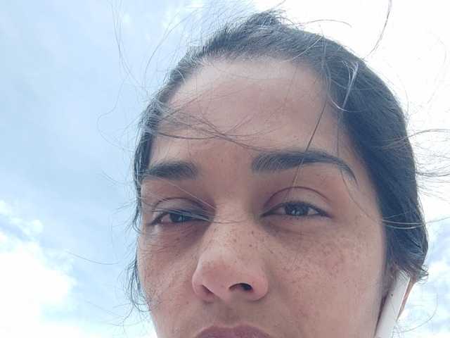 JuanaBrunette live cam preview
