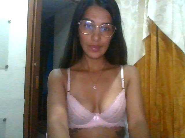 JuanaBrunette, live now on BongaCams