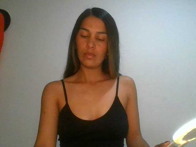 JuanaBrunette live cam on BongaCams
