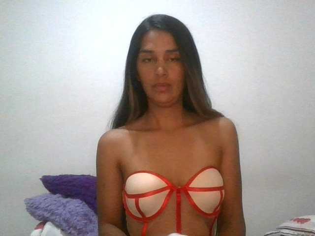 JuanaBrunette live cam on BongaCams
