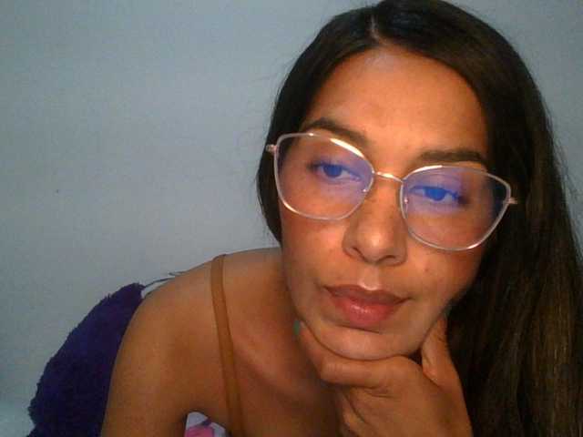 JuanaBrunette live cam on BongaCams