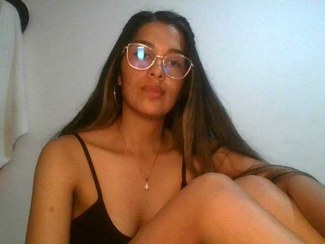 JuanaBrunette live webcam show