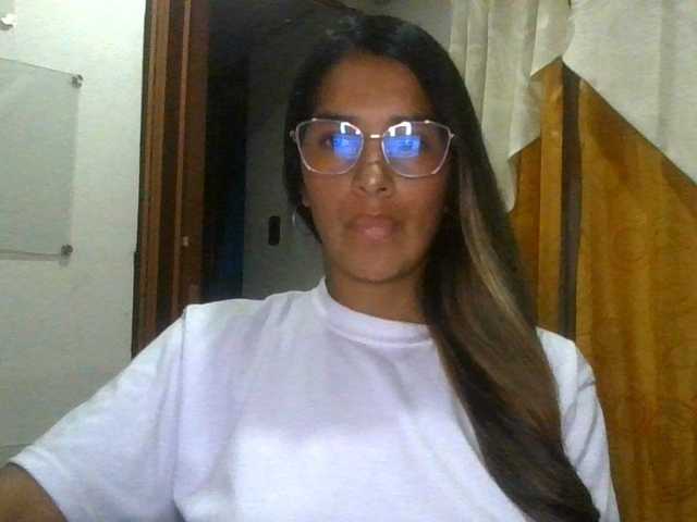 JuanaBrunette live cam on BongaCams