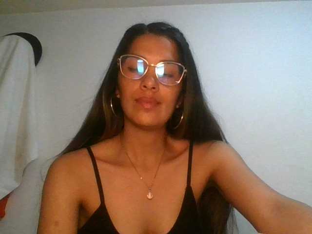 JuanaBrunette live webcam show