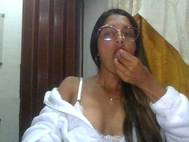 JuanaBrunette