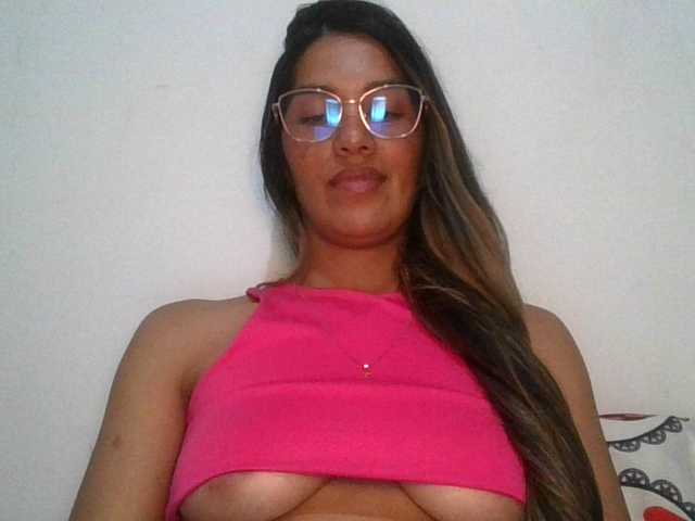 JuanaBrunette's BongaCams show and profile