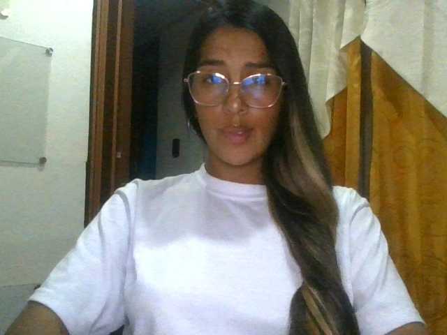 JuanaBrunette live cam on BongaCams