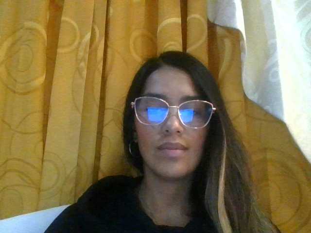 JuanaBrunette live cam preview