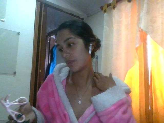 JuanaBrunette live cam on BongaCams