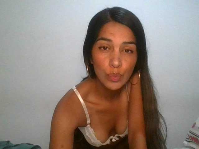 JuanaBrunette live cam on BongaCams