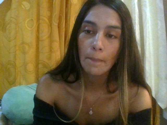 JuanaBrunette live cam on BongaCams
