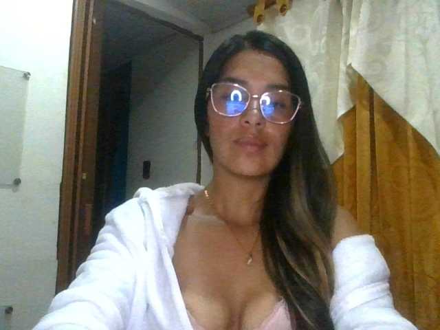 JuanaBrunette