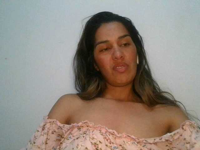 JuanaBrunette live cam on BongaCams