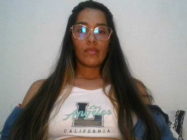 JuanaBrunette live cam on BongaCams
