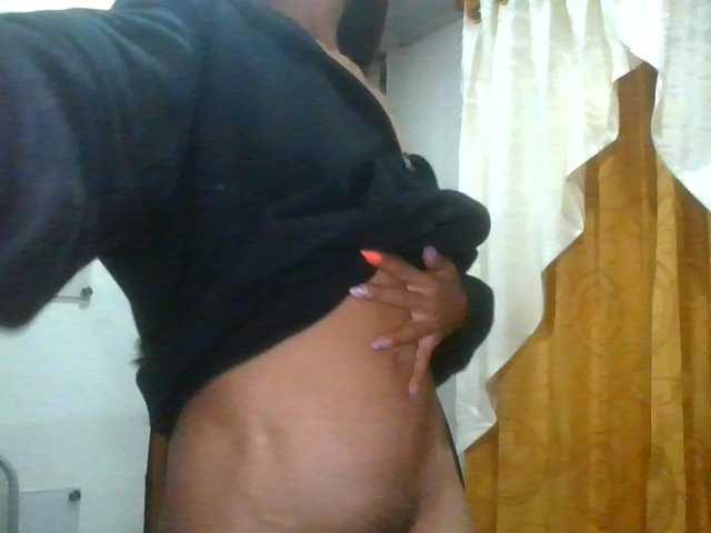 JuanaBrunette live cam on BongaCams