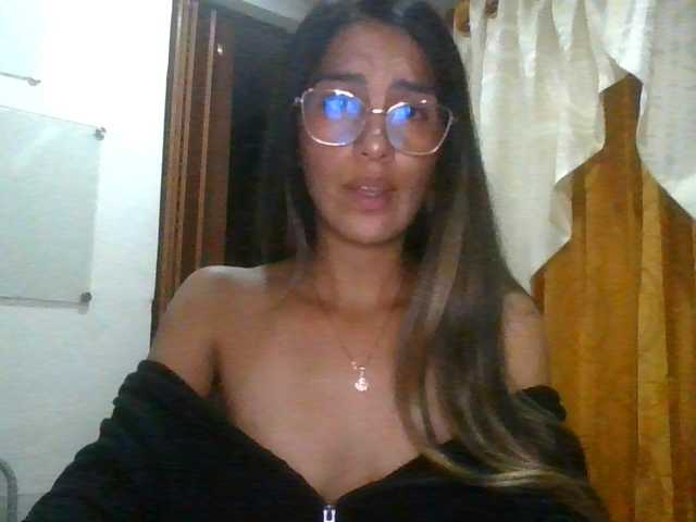 JuanaBrunette live cam on BongaCams