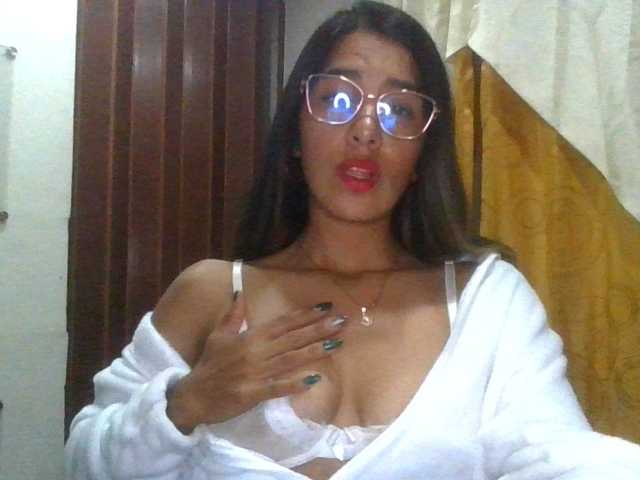 JuanaBrunette