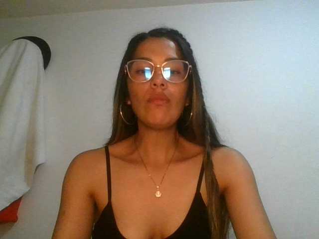 JuanaBrunette live webcam show
