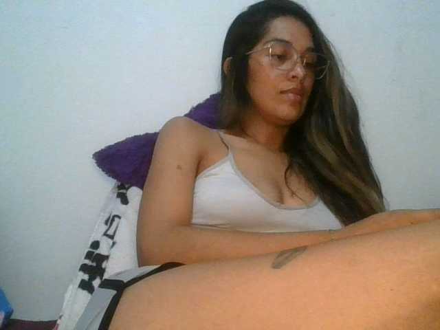 JuanaBrunette live cam on BongaCams