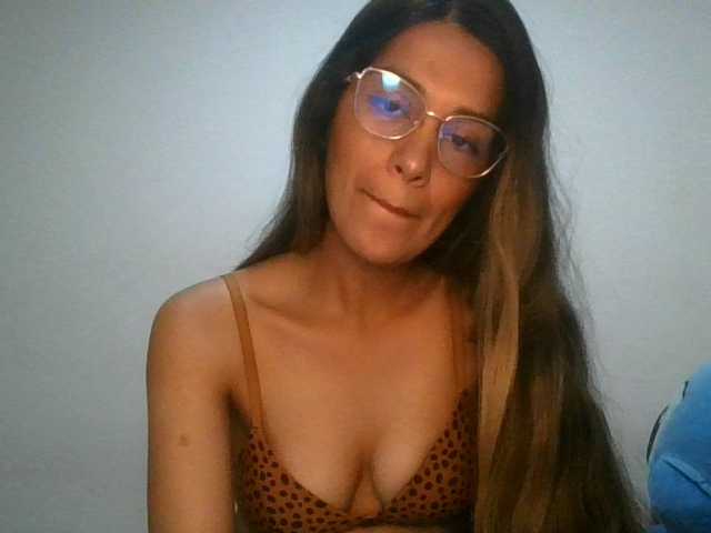 JuanaBrunette live cam on BongaCams