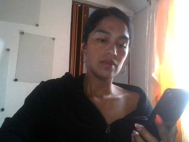 JuanaBrunette