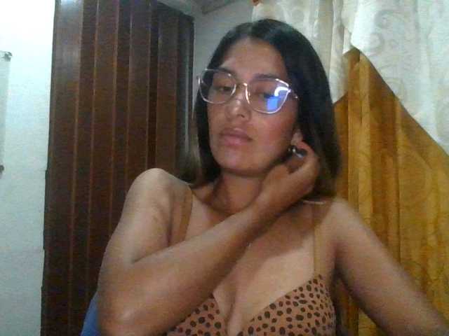 JuanaBrunette