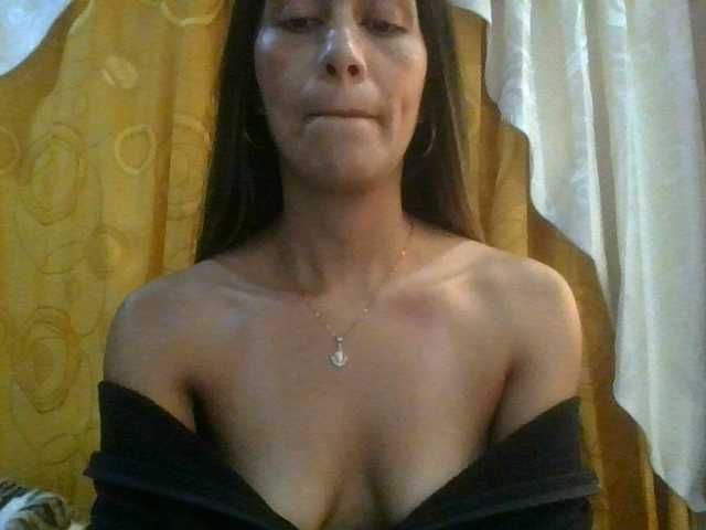 JuanaBrunette live cam on BongaCams