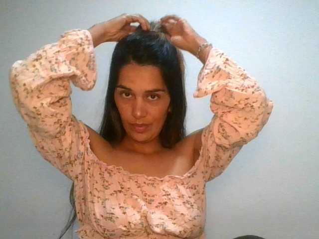 JuanaBrunette