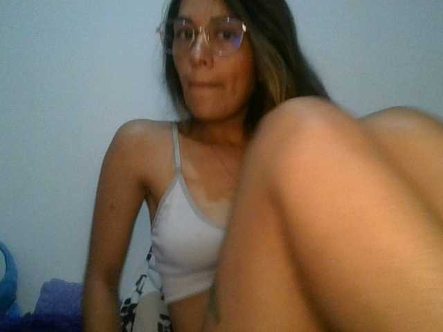 JuanaBrunette live cam on BongaCams