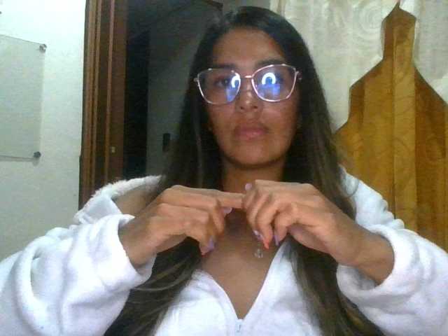 JuanaBrunette live cam on BongaCams