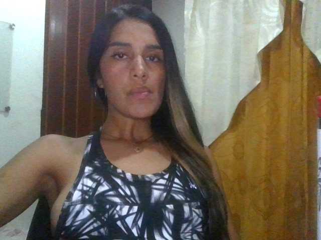 JuanaBrunette